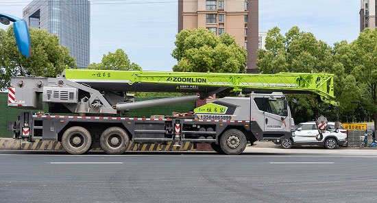 Car Crane